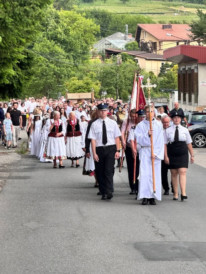 Kościół parafialny Podwyższenia Krzyża Świętego w Psarach